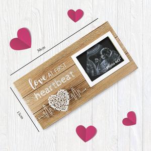 Cadre photo commémoratif pour animaux de compagnie en bois |   Cadre d'affichage pour échographie de bébé |   Cadre photo mural et de bureau au design Cœur battant - Product Image 4