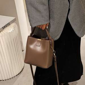 Bolso de Hombro Tipo Cubo para Mujer, Color Sólido, Moderno, Simple, con Cierre de Cremallera, Suave - Product Image 4