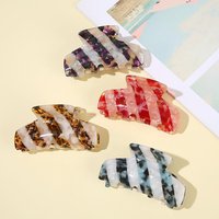 Barrettes à cheveux rayées de style européen et américain YuAo pour la vente en gros. Pinces à cheveux pour queue de cheval haute. Attache pour chignon rétro.