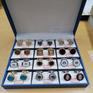 ギフトボックス付き男性用カフリンクスシルバーとゴールドカラーの鉄素材 - Product Image 1