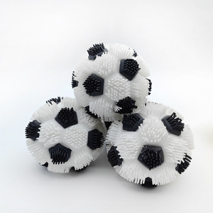 Pelota de Fútbol Brillante Jincan, Juguete Peludo Unisex, Color Blanco y Negro, Material TPR, Antiestrés, Creativo, para Niños - Product Image 1