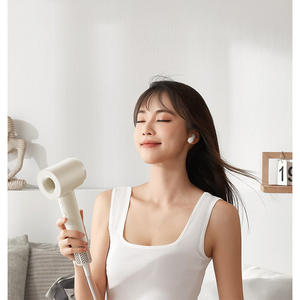 Secador de Pelo AUX de 1600W de Alta Velocidad Iónico con Boquilla Magnética para un Secado Rápido y Protección Contra el Calor - Product Image 5