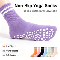 Chaussettes de yoga antidérapantes, chaussettes avec grip en silicone sur toute la surface, chaussettes antidérapantes en coton doux pour l'entraînement à domicile, la danse et la remise en forme