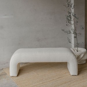 ม้านั่งยาวสไตล์มินิมอลสีขาวหุ้มเบาะ สำหรับทางเข้าบ้าน ห้องนั่งเล่น หรือห้องนอน ดีไซน์ทันสมัย - Product Image 1