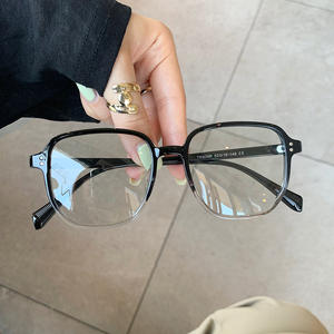 Gafas Rectangulares Qianai S5-806P, Montura TR90, Lentes de PC UV400, Transparentes Grises con Remaches Negros - Product Image 2