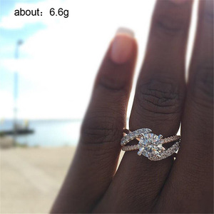 Anello Delicato con Accenti Completi per Donne, Tono Rosa, Elegante Accessorio da Dito per Feste e Matrimoni, Idea Regalo - Product Image 3