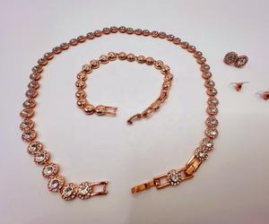 Colliers pour femmes en gros avec un logo incrusté de cristaux - Product Image 5