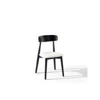 Chaise de salle à manger de luxe, design moderne et simple, revêtement en cuir PU haut de gamme, structure en bois, style luxe léger, mobilier d'intérieur.
