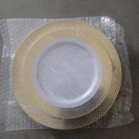 Ensemble de vaisselle jetable en plastique doré à motif quadrillé de 175 pièces - comprenant assiettes, couteaux, fourchettes, cuillères, serviettes, gobelets pour fêtes et mariages