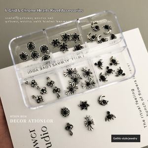 Paso Sico Kit de Accesorios para Decoración de Uñas Estilo <span class=keywords><strong>Crocs</strong></span>, Artículo Popular Transfronterizo, Pedrería de Aleación para Uñas con Diseños de Cruz, Estrella, Luna y Corazón en Estilo Oscuro - Product Image 2