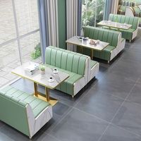 Ensemble de mobilier de restauration moderne en bois massif et structure en fer pour restaurants, cafés et fast-foods, style tendance, comprenant table, chaise et canapé pour la restauration rapide