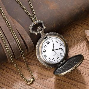 <span class=keywords><strong>Montre</strong></span> de poche vintage en alliage, boîtier rond en quartz, cadran de 47 mm, avec pendentif sculpté de trois chevaux au galop, collier pour homme et femme - Product Image 4