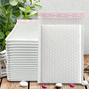 Enveloppes d'expédition express Yuerong <span class=keywords><strong>Kraft</strong></span> Bubble Mailers personnalisées imprimées, blanches, résistantes, avec adhésif puissant, absorbant les chocs, pour cadeaux - Product Image 2