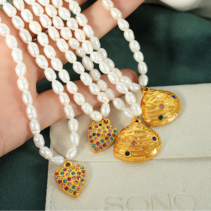 สร้อยคอรูปหัวใจประดับมุกน้ำจืดพร้อมจี้เปลือกหอยสีทอง เกรด AA ดีไซน์ฝังแบบไมโคร เหมาะสำหรับใส่ทุกวัน - Product Image 1