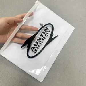 Benutzer definierte Logo wasserdichte transparente weiße PVC Geschenk Reiß verschluss Packt asche mit Loch hängen