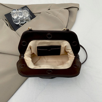 Sac à bandoulière plissé au design élégant, fermeture magnétique de haute qualité, sac bandoulière de luxe pour femme, vente chaude en usine