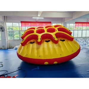 Canapé gonflable remorquable sur mesure pour 11 personnes, jaune et rouge, pour location commerciale en parc aquatique - Product Image 4