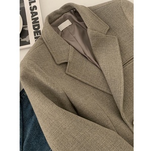 Nuova Giacca Elegante da Donna in Lana e Seta con Ricamo a Mano di Alta Qualità, Moda Autunnale - Product Image 5