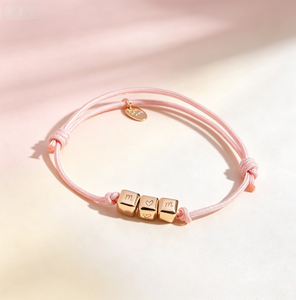 Bracelet personnalisé en forme de cube avec initiale de bébé, sangle réglable, cadeau commémoratif pour baptême ou première communion - Product Image 3