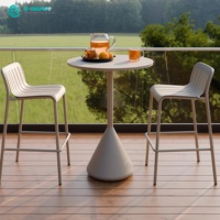 Meubles de bar d'extérieur de haute qualité au design simple, structure en aluminium durable, ensemble de chaises et table hautes pour patio, bistrot, villa, hôtel
