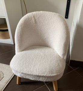 Eibele Modernes Design Kindersofa Blütenblatt-Flauschiger Sitz Super Niedlicher Kinderstuhl Umweltfreundlich Leichtgewichtig Kindergarten-Sicherheit - Product Image 3