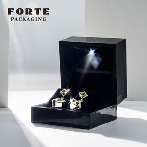 Boîte d'emballage de bijoux FORTE Led avec logo personnalisé, luxe, noir brillant, angle droit, ensemble de boîtes pour boucles d'oreilles, anneaux, pendentifs - Product Image 6