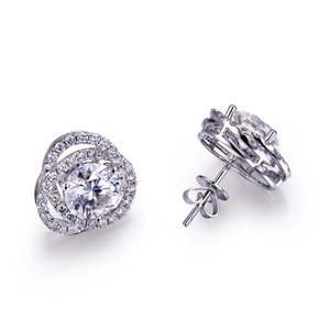 Bijoux Messi MSE-570 Or blanc massif 18 carats CVD HPHT 1,5 CT D VS1 Diamant de laboratoire cultivé en cluster Boucles d'oreilles à clous Bijoux pour femmes - Product Image 1