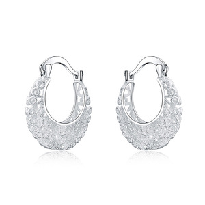 Orecchini a Cerchio Vintage con Motivo Intrecciato Traforato per Donne, Accessori in Metallo per Uso Quotidiano - Product Image 2