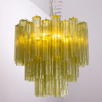 Grande suspension de lustre en tube de verre de Murano à trois niveaux