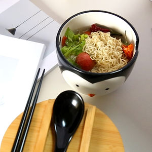 Muestra gratis 2024 Venta caliente Animal de cerámica Cuenco de fideos Ramen con palillos Logotipo impreso personalizado Cuenco de fideos Ramen - Product Image 3