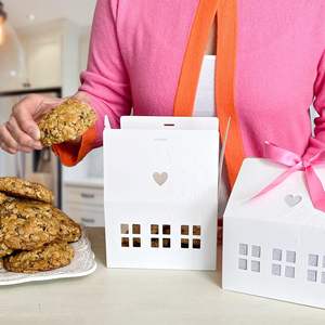 Scatole Regalo Classiche a Forma di Casa con Nastri Luminosi per Dolci, Dessert, Biscotti Pregiati, Confezioni Bianche per Pasticceria - Product Image 6