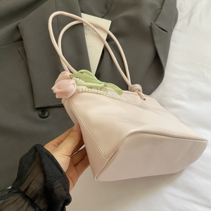 Nouveau sac décontracté multifonctionnel pour femme OEM avec poignée en corde PU brillante et sac fourre-tout de haute qualité - Product Image 6