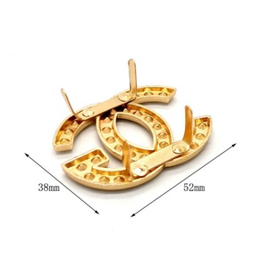 ขายส่งโลโก้โลหะแบบต่างๆ สำหรับเสื้อผ้าและกระเป๋าถือ พร้อมบริการออกแบบโลโก้แบรนด์ตามสั่ง - Product Image 4