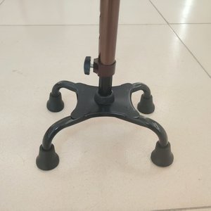 Bâton de marche télescopique Hengshunhe en alliage d'aluminium à quatre pieds, réglable, avec double poignée et accoudoirs arqués pour la randonnée en extérieur - Product Image 3
