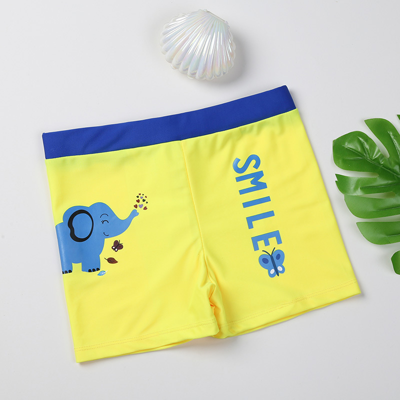 Fondo amarillo con pequeño elefante.