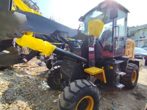 Chargeuse sur pneus articulée LW160FV 1,6t 0,75 m³ avec <span class=keywords><strong>pelle</strong></span> à balles, lame bouteur et <span class=keywords><strong>godet</strong></span> squelette pour travaux de construction - Product Image 6