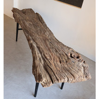 Table basse en racine d'arbre naturelle unique et durable de style Wabi-Sabi, faite à la main, irrégulière, avec pieds en métal