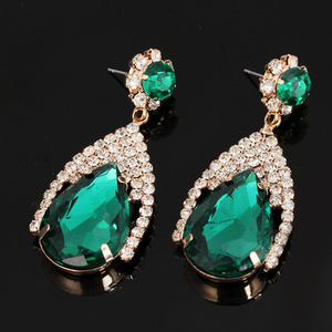 Yiwu, nuevos accesorios al por mayor, pendientes de diamantes de imitación multicolor de moda coreana, pequeños regalos de joyería para niñas <span class=keywords><strong>E133</strong></span> - Product Image 3