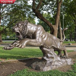 YOUFINE Custom Enterprise entrada y cuadrado al aire libre grande elegante Animalier Attack Pose bronce rugiente estatua de tigre - Product Image 4