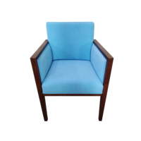 Fauteuil d'appoint classique et élégant pour chambre d'hôtel, appartement résidentiel, villa, avec structure en bois et siège rembourré