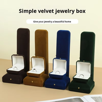 Vente chaude en gros, boîte à bijoux en velours personnalisée avec logo, emballage pour bague, boucles d'oreilles, collier, bracelet, boîte cadeau de luxe, stock en vrac
