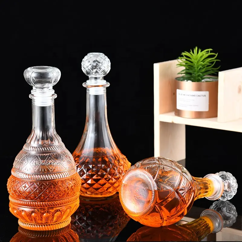 Commercio all'ingrosso 50ml di vetro senza piombo quadrato semplice bottiglia di whisky Decanter per vino Bourbon Brandy succo di liquore