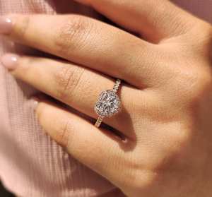 Bague classique pour femme en moissanite taille brillant 1 carat, argent 14 carats, clarté VVS1, bijoux de mariage de luxe, Avira Jewels - Product Image 6