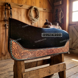 Tapis de selle western fait main avec bords en cuir sculpté, en feutre de laine et doublure en tissu – Couleur et taille personnalisables - Product Image 2