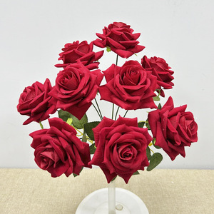 Rosa de Terciopelo Artificial de 9 Cabezas, Flor de Seda Roja de Alta Simulación para Decoración de Bodas y Hogar - Product Image 1