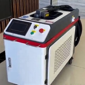 Equipo de Limpieza Láser de Fibra Portátil de Grado Industrial 50-500W para Eliminación de Pintura en Acero Inoxidable, Aluminio y Madera, y Limpieza de Juntas de Soldadura - Product Image 6
