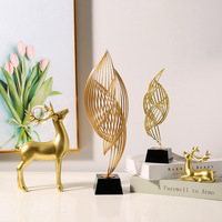 Accessoires de Décoration Maison de Luxe, Ornements Abstraits Modernes Nordiques en Métal Doré pour Salon et Dessus de Table