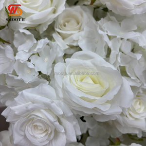 SMOOTH - Camino de Mesa Decorativo para Bodas, con Rosas de Seda Blancas, Camino de Mesa Artificial con Flores, en Oferta - Product Image 3