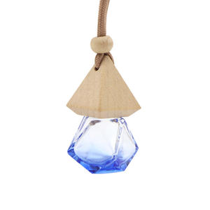 Diffuseur de parfum pour voiture en forme de diamant de 8 ml, à suspendre sur la grille d'aération, avec bouchon en bois - Product Image 3