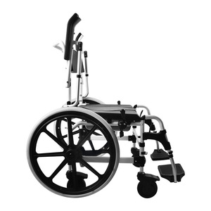Silla de ruedas con asiento sanitario de 22 pulgadas, marco de aluminio con freno y ruedas silenciosas para ancianos y pacientes - Product Image 2